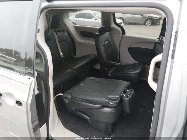 2C4RC1BGXHR527513 2017 CHRYSLER PACIFICA - Image 8