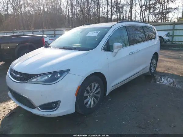 2C4RC1BGXHR535207 2017 CHRYSLER PACIFICA - Image 2