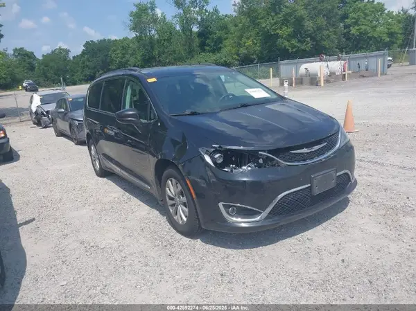 2C4RC1BGXHR535224 2017 CHRYSLER PACIFICA - Image 1