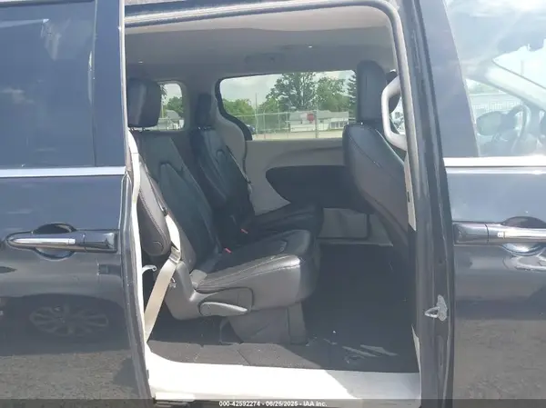 2C4RC1BGXHR535224 2017 CHRYSLER PACIFICA - Image 8