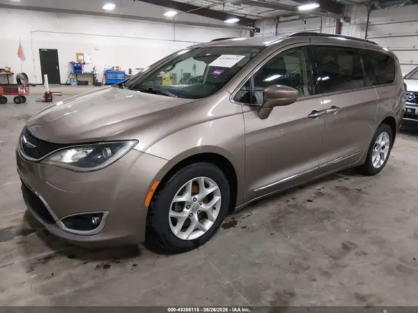 2C4RC1BGXHR536387 2017 CHRYSLER PACIFICA - Image 2