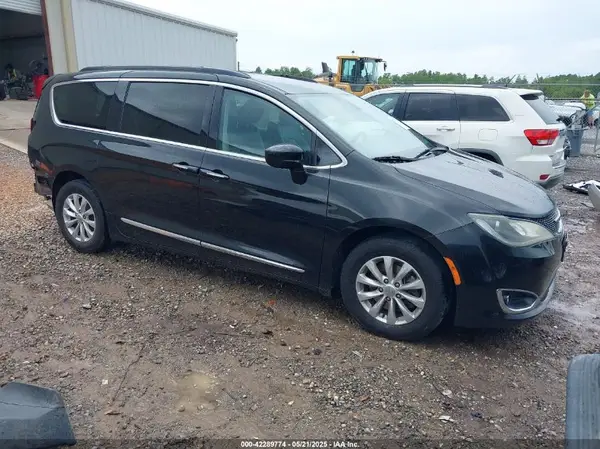 2C4RC1BGXHR539113 2017 CHRYSLER PACIFICA - Image 1