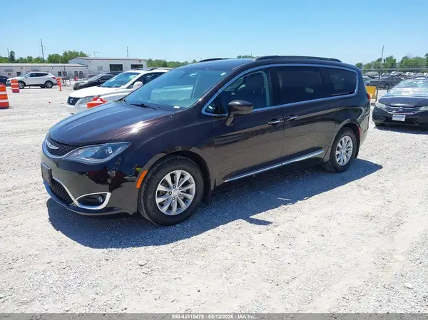 2C4RC1BGXHR539340 2017 CHRYSLER PACIFICA - Image 2