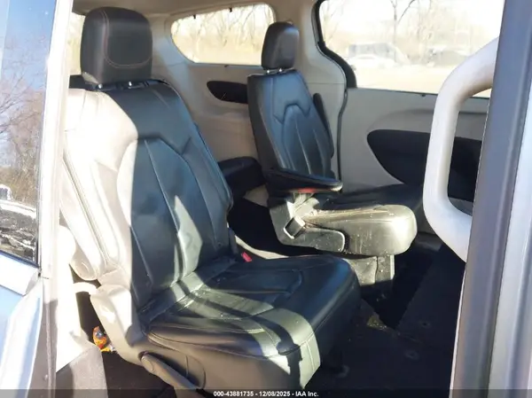 2C4RC1BGXHR564531 2017 CHRYSLER PACIFICA - Image 8