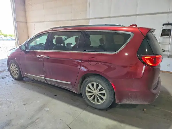 2C4RC1BGXHR565890 2017 CHRYSLER PACIFICA - Image 2