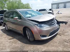 2C4RC1BGXHR569390 2017 CHRYSLER PACIFICA