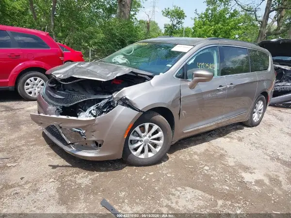 2C4RC1BGXHR569390 2017 CHRYSLER PACIFICA - Image 2