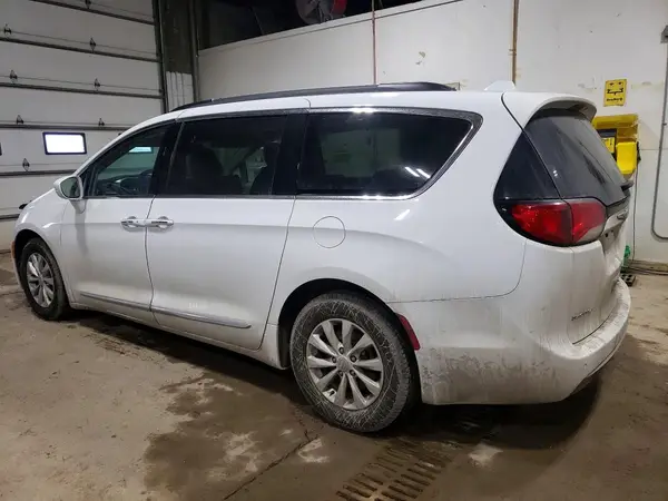 2C4RC1BGXHR572533 2017 CHRYSLER PACIFICA - Image 2