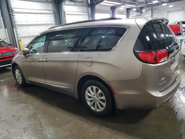 2C4RC1BGXHR577196 2017 CHRYSLER PACIFICA - Image 2
