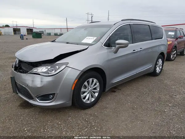2C4RC1BGXHR583578 2017 CHRYSLER PACIFICA - Image 2