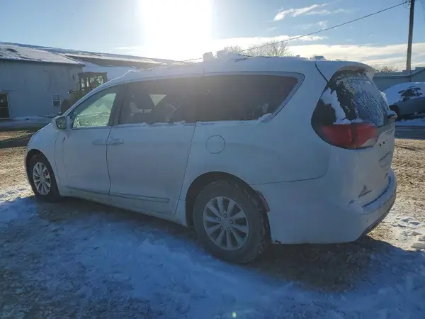 2C4RC1BGXHR587386 2017 CHRYSLER PACIFICA - Image 2