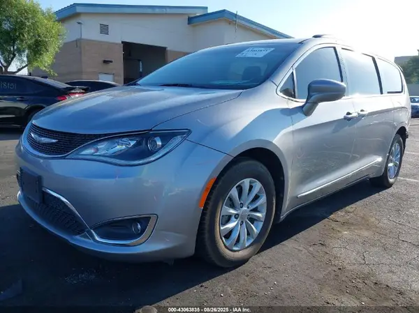 2C4RC1BGXHR591194 2017 CHRYSLER PACIFICA - Image 2