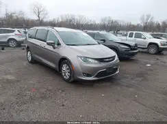 2C4RC1BGXHR595584 2017 CHRYSLER PACIFICA