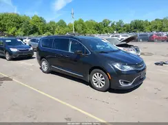 2C4RC1BGXHR598324 2017 CHRYSLER PACIFICA