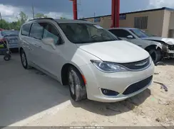 2C4RC1BGXHR607796 2017 CHRYSLER PACIFICA