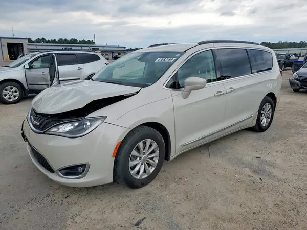 2C4RC1BGXHR613792 2017 CHRYSLER PACIFICA - Image 1
