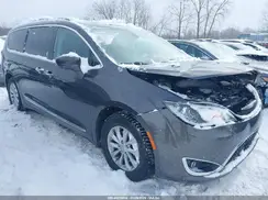 2C4RC1BGXHR620807 2017 CHRYSLER PACIFICA