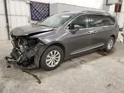 2C4RC1BGXHR627370 2017 CHRYSLER PACIFICA