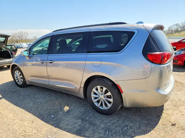 2C4RC1BGXHR627434 2017 CHRYSLER PACIFICA - Image 2