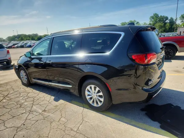 2C4RC1BGXHR638255 2017 CHRYSLER PACIFICA - Image 2