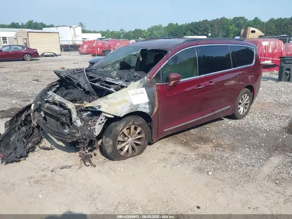 2C4RC1BGXHR642371 2017 CHRYSLER PACIFICA - Image 2