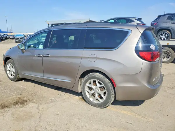 2C4RC1BGXHR655007 2017 CHRYSLER PACIFICA - Image 2