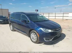 2C4RC1BGXHR665617 2017 CHRYSLER PACIFICA