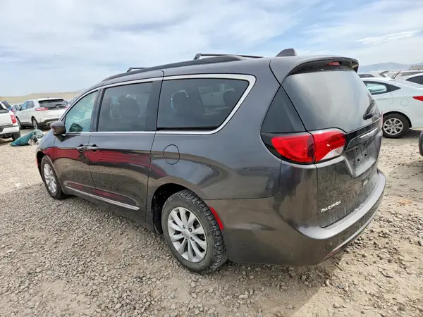 2C4RC1BGXHR667478 2017 CHRYSLER PACIFICA - Image 2