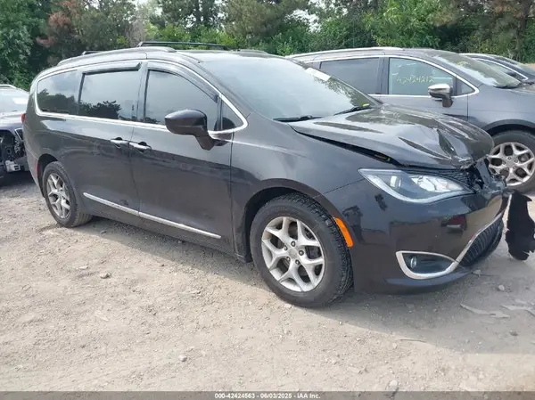 2C4RC1BGXHR668162 2017 CHRYSLER PACIFICA - Image 1