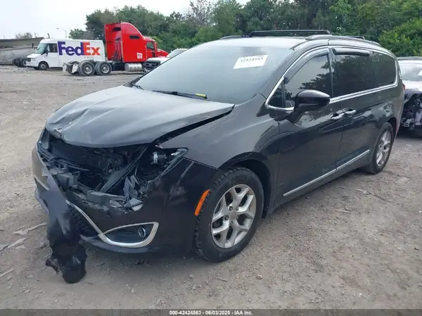 2C4RC1BGXHR668162 2017 CHRYSLER PACIFICA - Image 2