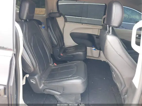 2C4RC1BGXHR668162 2017 CHRYSLER PACIFICA - Image 8