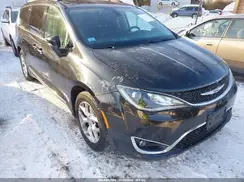 2C4RC1BGXHR668579 2017 CHRYSLER PACIFICA