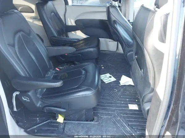 2C4RC1BGXHR668579 2017 CHRYSLER PACIFICA - Image 8