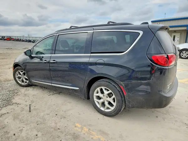 2C4RC1BGXHR670185 2017 CHRYSLER PACIFICA - Image 2