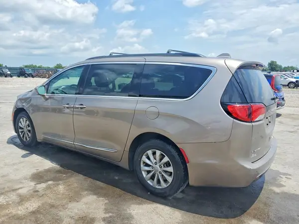 2C4RC1BGXHR675645 2017 CHRYSLER PACIFICA - Image 2