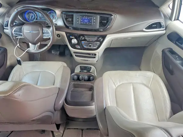 2C4RC1BGXHR675645 2017 CHRYSLER PACIFICA - Image 8
