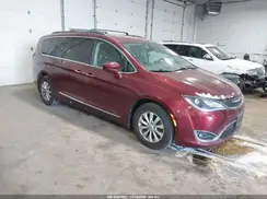 2C4RC1BGXHR687889 2017 CHRYSLER PACIFICA