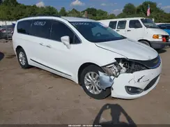2C4RC1BGXHR688119 2017 CHRYSLER PACIFICA