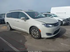 2C4RC1BGXHR688265 2017 CHRYSLER PACIFICA