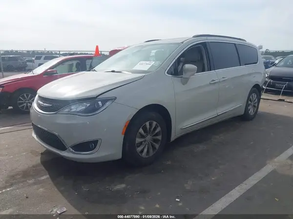2C4RC1BGXHR688265 2017 CHRYSLER PACIFICA - Image 2
