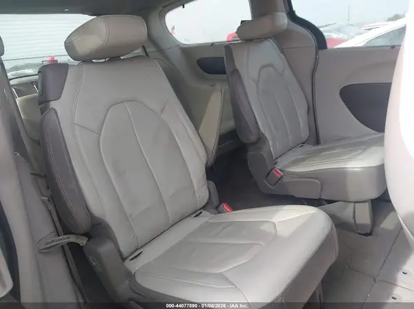 2C4RC1BGXHR688265 2017 CHRYSLER PACIFICA - Image 8