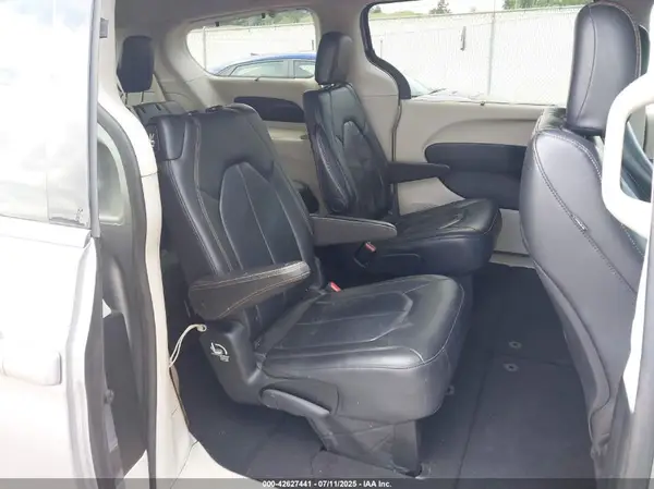 2C4RC1BGXHR692056 2017 CHRYSLER PACIFICA - Image 8