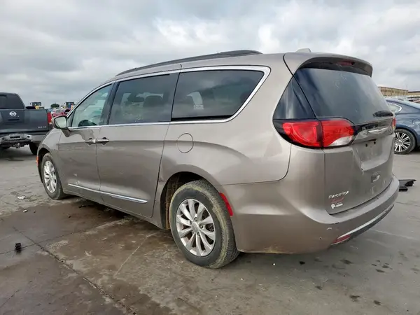 2C4RC1BGXHR695250 2017 CHRYSLER PACIFICA - Image 2