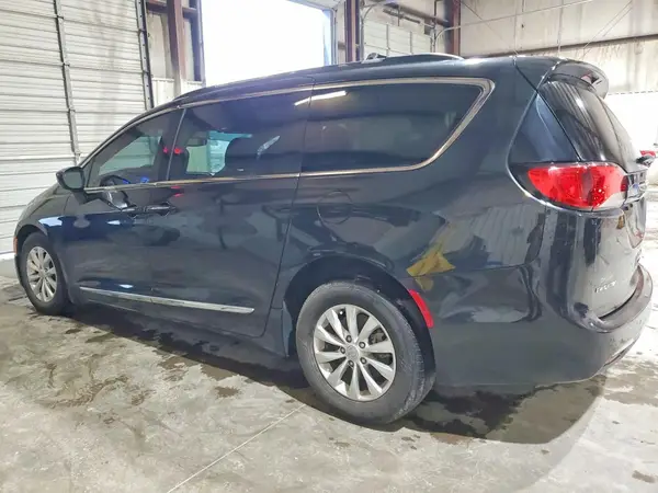 2C4RC1BGXHR702780 2017 CHRYSLER PACIFICA - Image 2