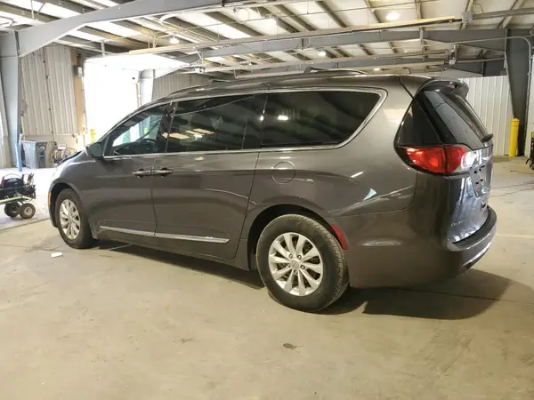 2C4RC1BGXHR703279 2017 CHRYSLER PACIFICA - Image 2