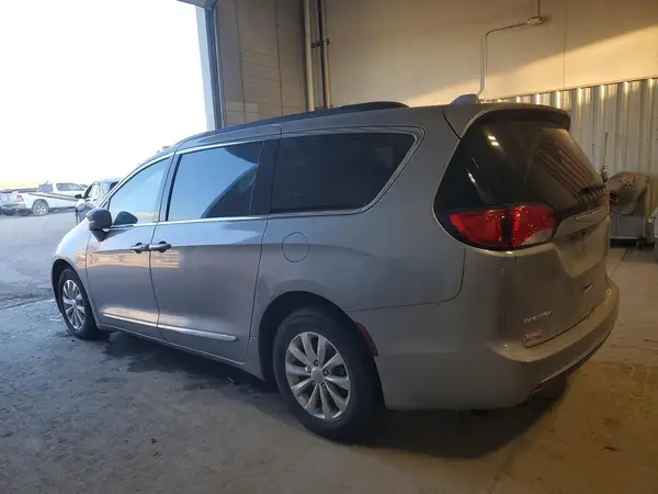 2C4RC1BGXHR704044 2017 CHRYSLER PACIFICA - Image 2