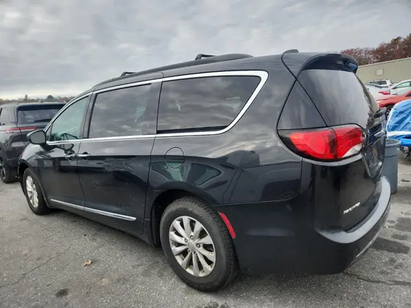 2C4RC1BGXHR711687 2017 CHRYSLER PACIFICA - Image 2
