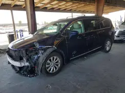 2C4RC1BGXHR719935 2017 CHRYSLER PACIFICA