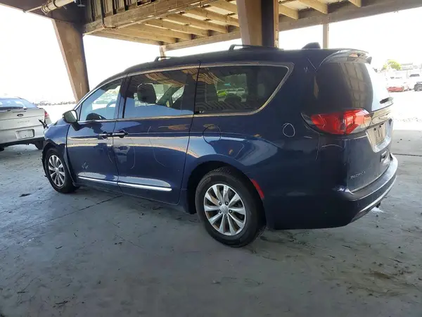 2C4RC1BGXHR719935 2017 CHRYSLER PACIFICA - Image 2