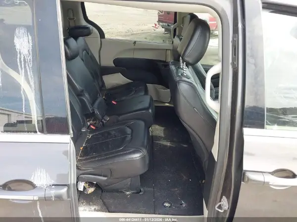 2C4RC1BGXHR721930 2017 CHRYSLER PACIFICA - Image 8